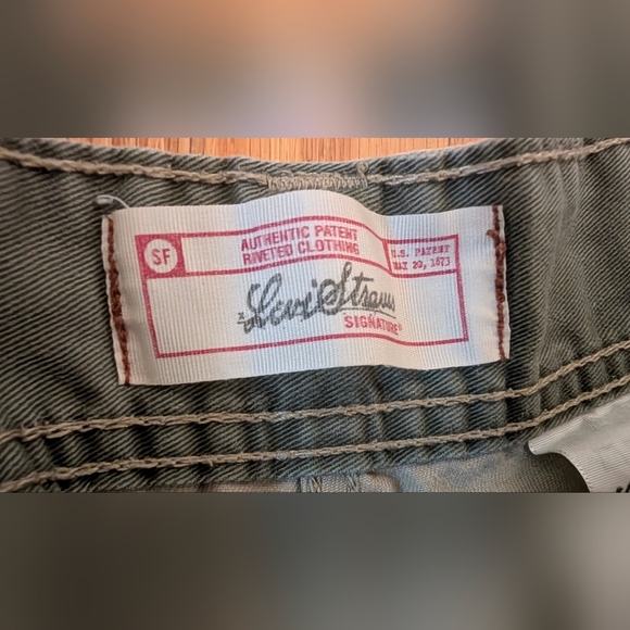 Levi's Light Tan Cargo Shorts for Men - Picture 3 of 5